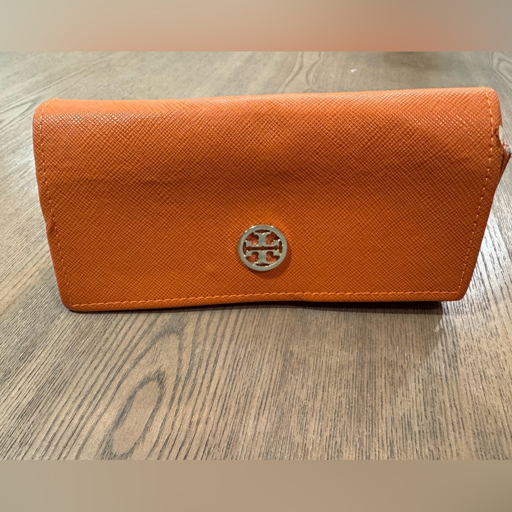 Tory Burch Orange Eyeglass Case: Semi Hard: Used - Picture 2 of 9